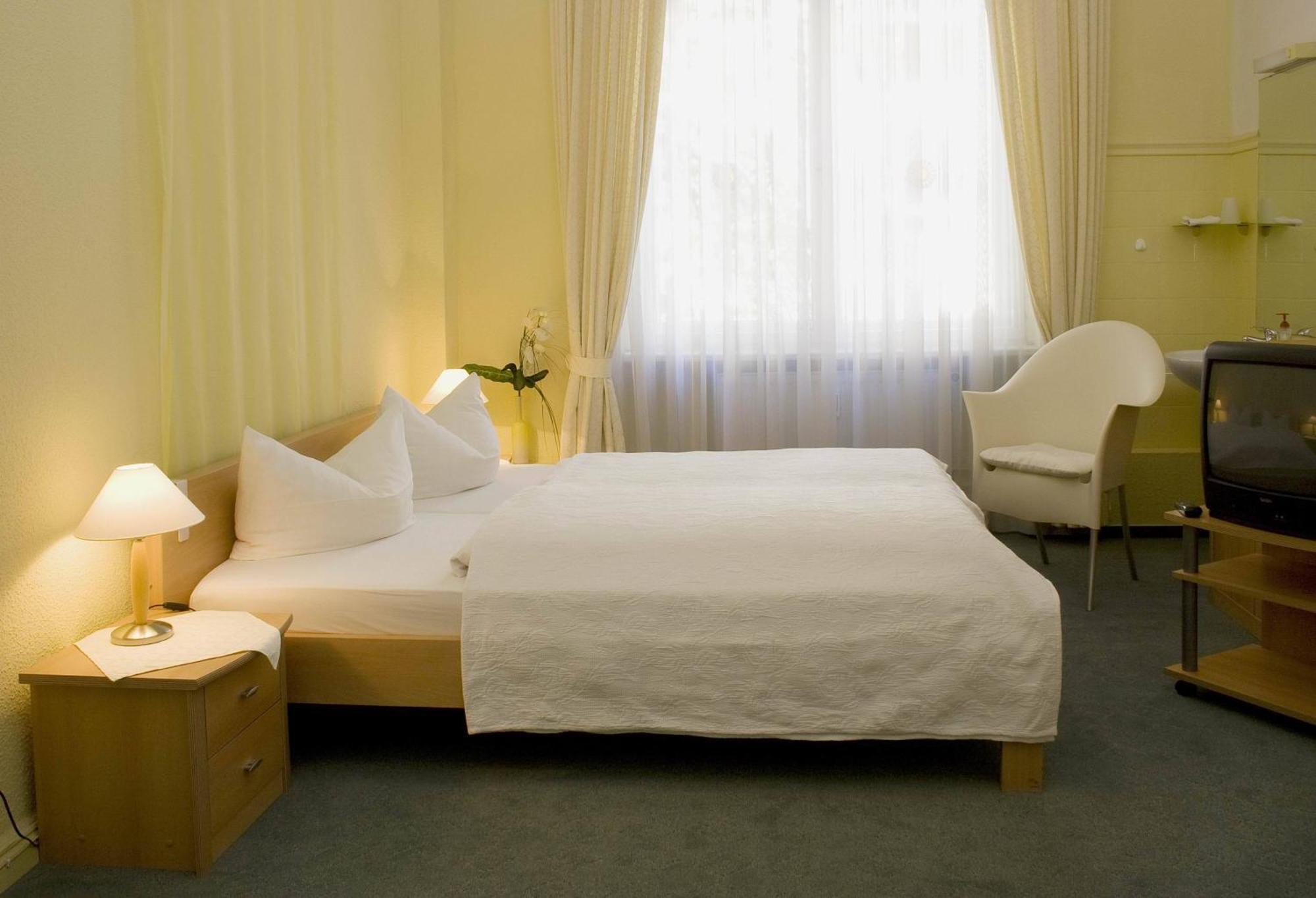 Hotel Pension Senta Berlin Dış mekan fotoğraf