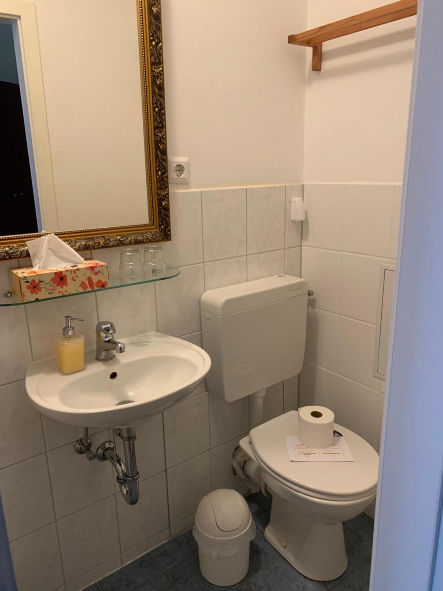 Hotel Pension Senta Berlin Dış mekan fotoğraf